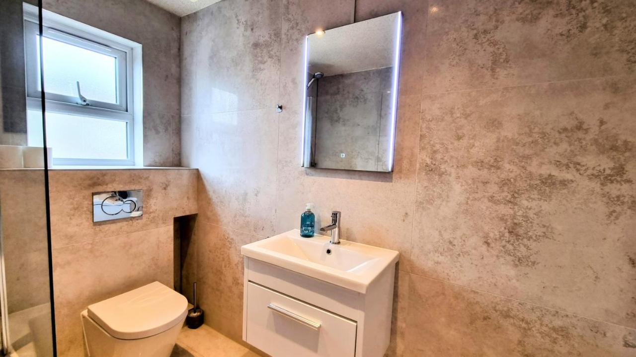 Villa Surbiton Luxury Garden House 19 Esterno foto